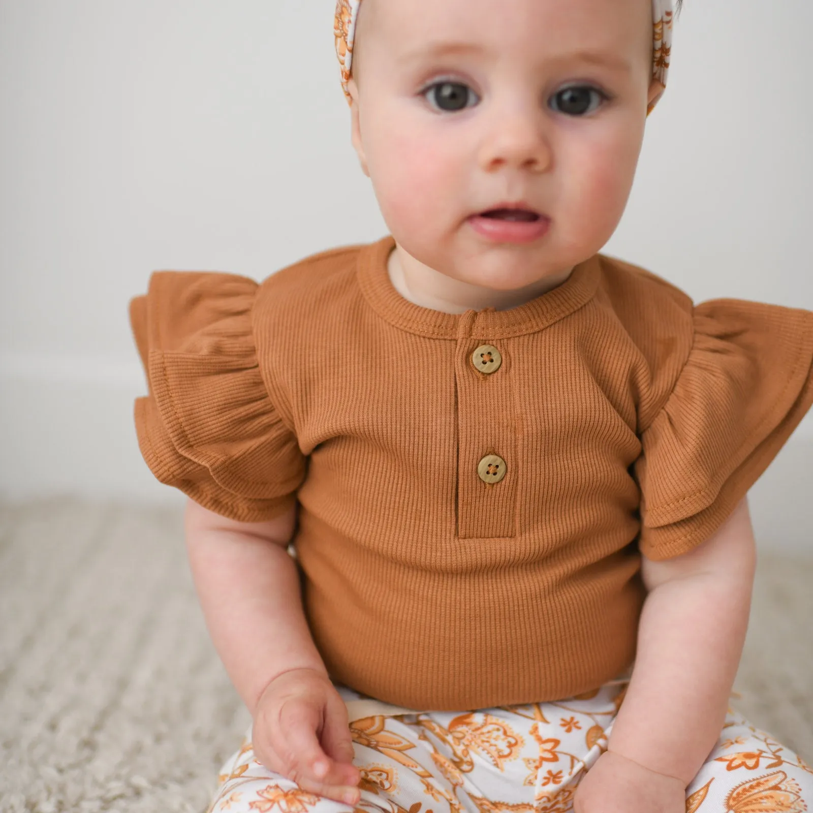 DESERT BRONZE RIB flutter short sleeve organic cotton bodysuit